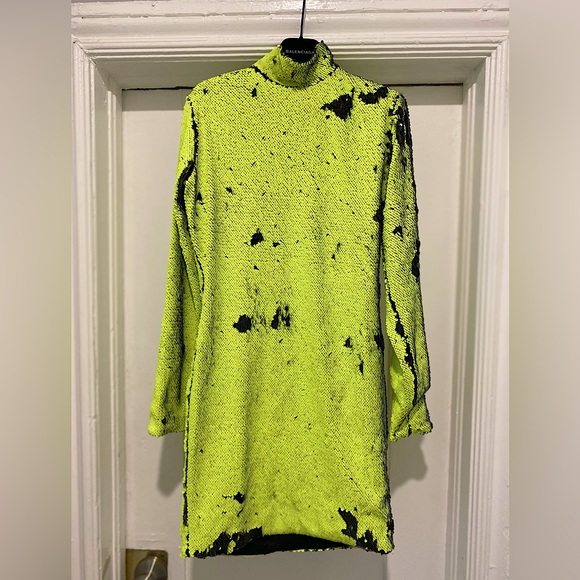 MVB Dresses & Skirts - Marcell von Berlin neon yellow/black long sleeve sequin dress SZ US 6